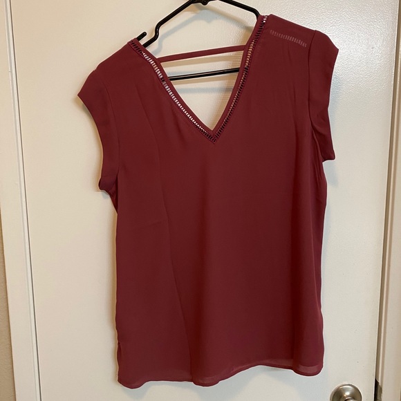 Blouse - Picture 2 of 3